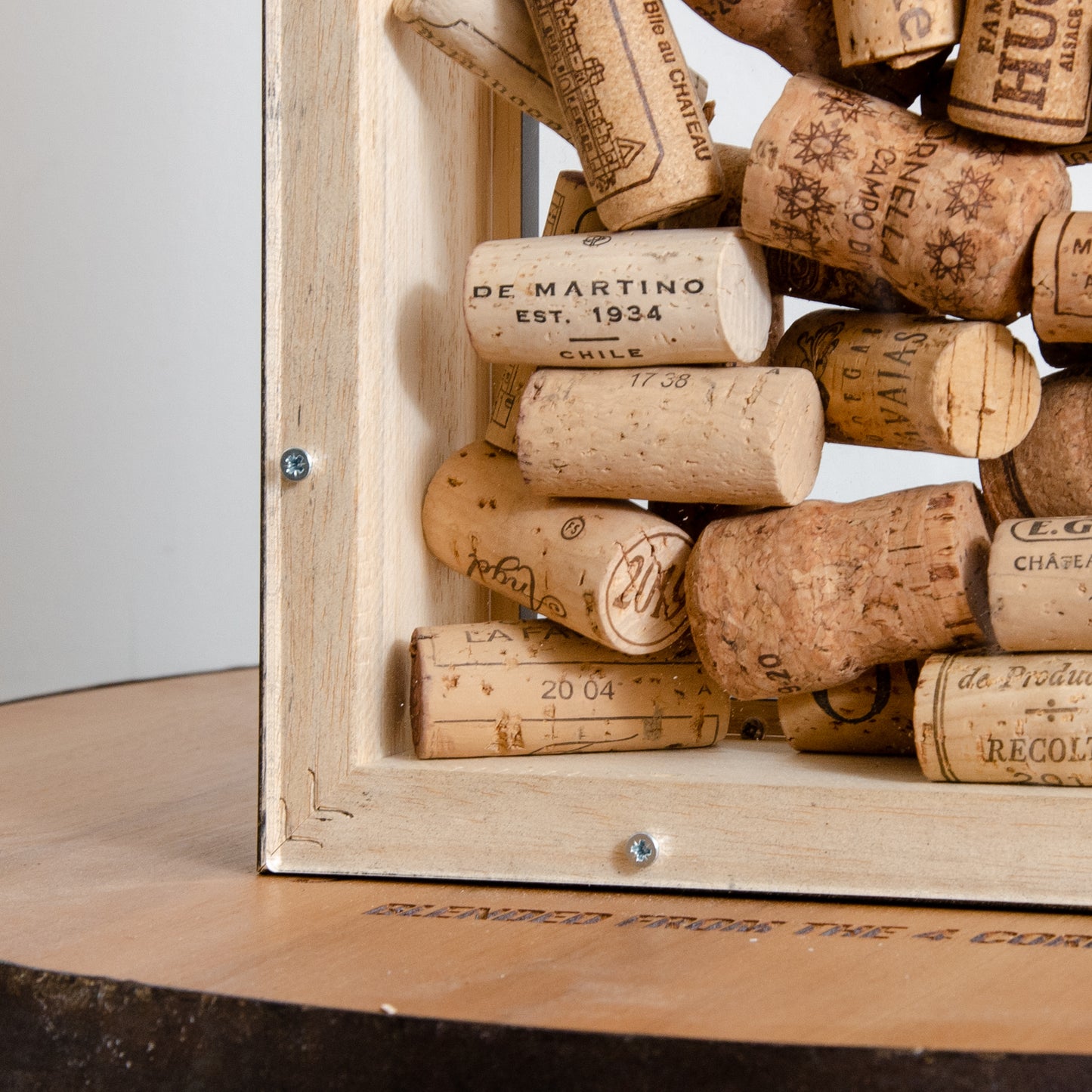 Vertical transparent drinks cork frame