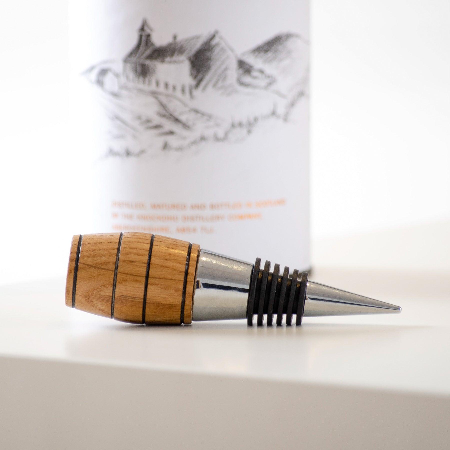 Whisky wood barrel bottle stopper - Stag Design